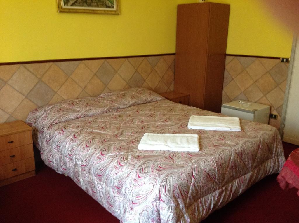 Termini Accommodation Rome Room photo